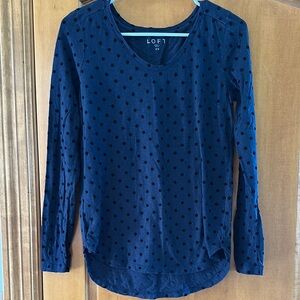 LOFT Women’s Blue T-shirt with Full-Length Sleeves XS